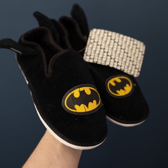 1991 VINTAGE Batman slippers - Picture 1 of 3